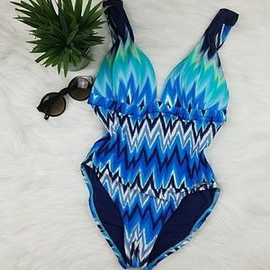 Vince Camuto size 8 one piece swimsuit